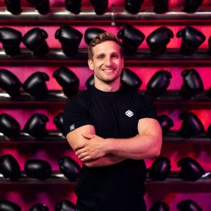 How to Set Realistic Fitness Goals With a Personal Trainer